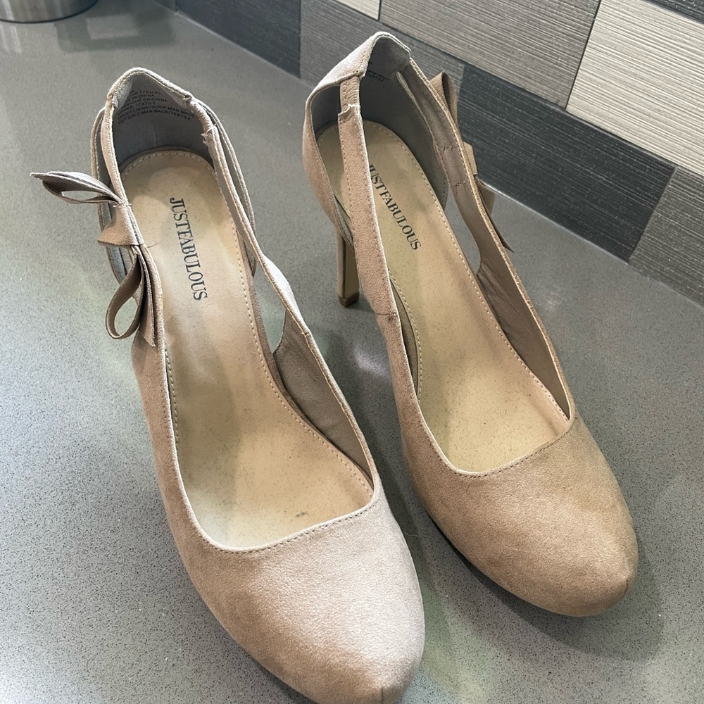 Just fabulous tan suede 3 inch heels